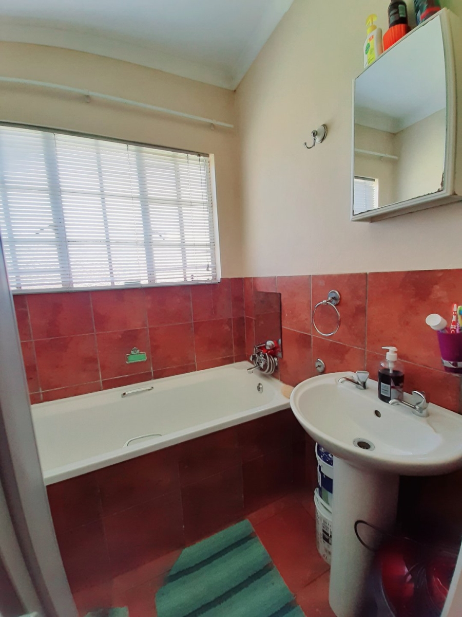 2 Bedroom Property for Sale in Vaalpark Free State